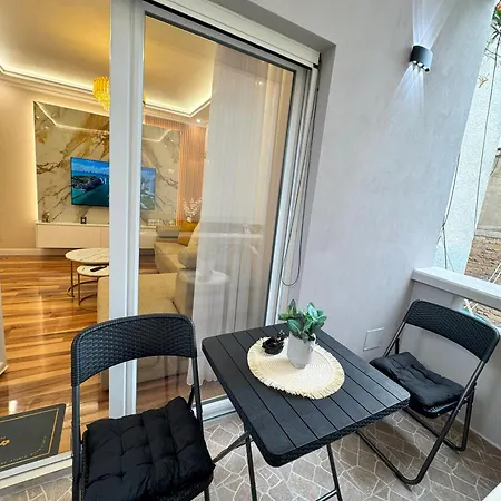 Emar Luxury Apartment *