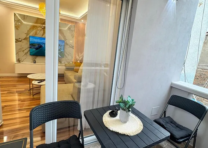 Emar Luxury Apartment *